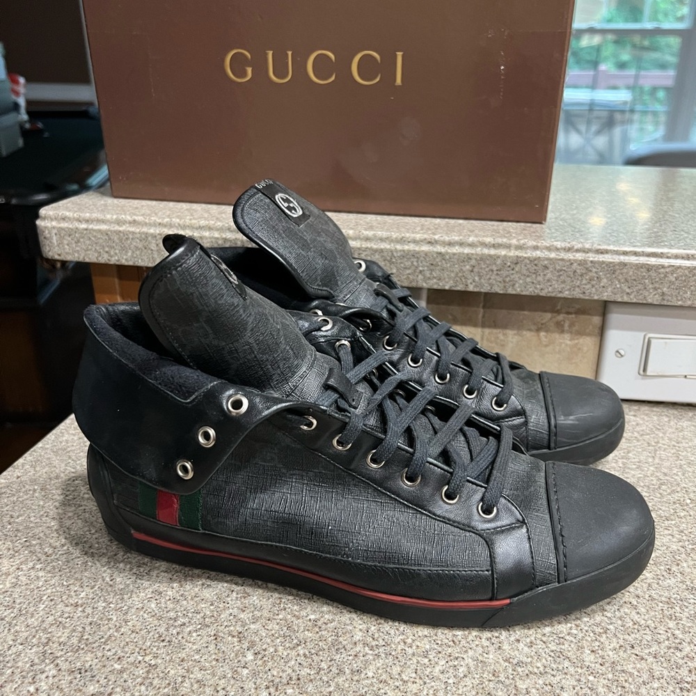 Gucci Black Sneakers with Red and Green Stripe